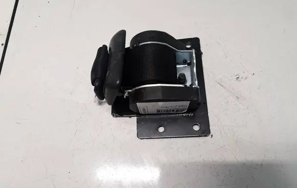 Opel Omega B2 Middle seatbelt (rear)