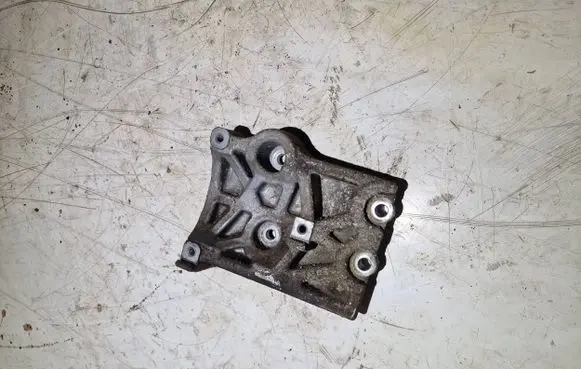 Mitsubishi Pajero Pinin A/C compressor mount bracket MR360324 5370330 3901