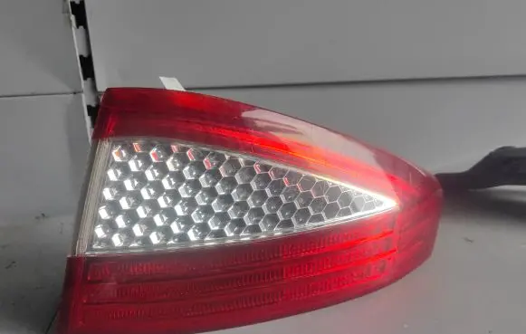 Ford Mondeo MK IV Rear/tail lights 7S7113404