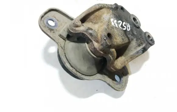 Toyota Aygo AB10 Engine mount bracket
