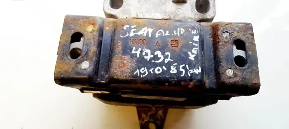 Seat Alhambra (Mk1) Engine mount bracket