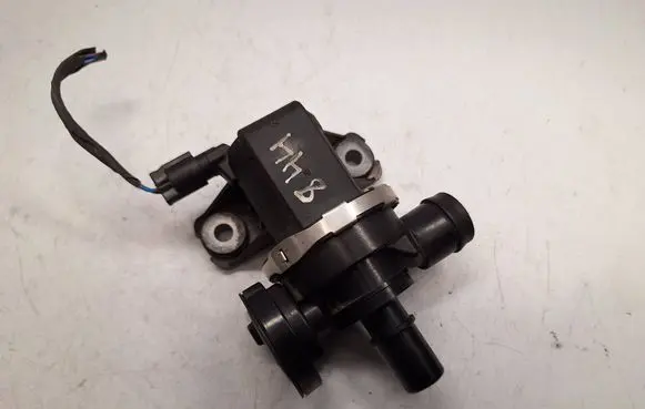 BMW 7 G11 G12 Fuel tank valve 7367804 16137367804