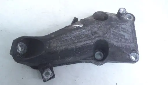 BMW 1 E81 E87 Engine mounting bracket 6760307 22116760307