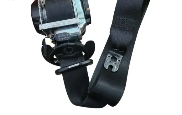 Volkswagen PASSAT B8 Front seatbelt 630631700C