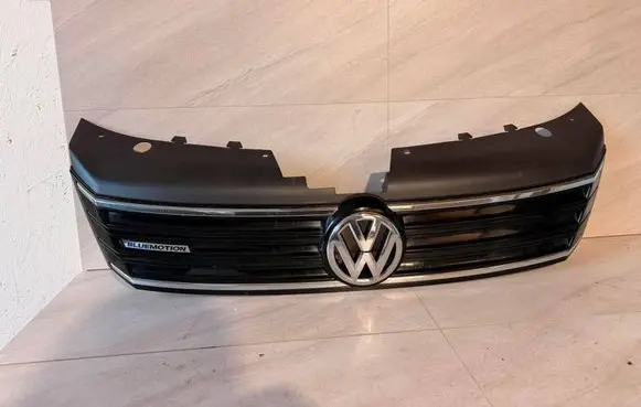 Volkswagen PASSAT B7 Front bumper upper radiator grill 3AA853651A 1T0853601E