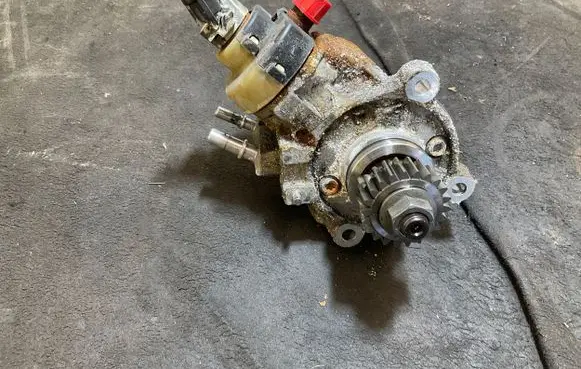 Renault Trafic III (X82) Fuel injection high pressure pump 0445011500 167009230R HMLGT6263R