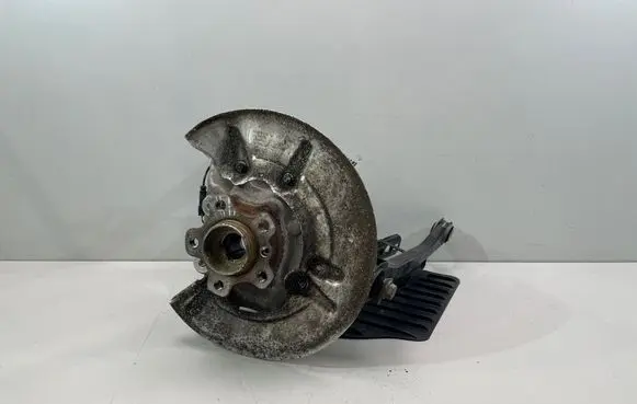 BMW 5 G30 G31 G38 Rear wheel hub spindle/knuckle 6866337