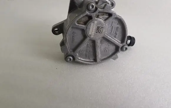 Nissan Qashqai J12 Vacuum pump A2820900005 146508066R
