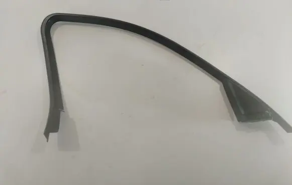 BMW 3 E90 E91 Front door window/glass frame 7060205