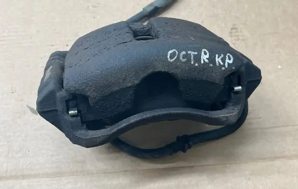 Skoda Octavia Mk3 (5E) Front brake caliper 67323700