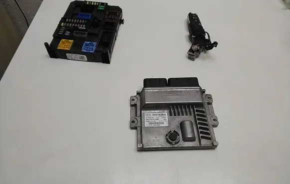 Citroen Jumpy Engine ECU kit and lock set 9825576480 9809447980 9819851280