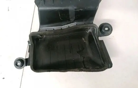 Toyota Verso Air intake duct part