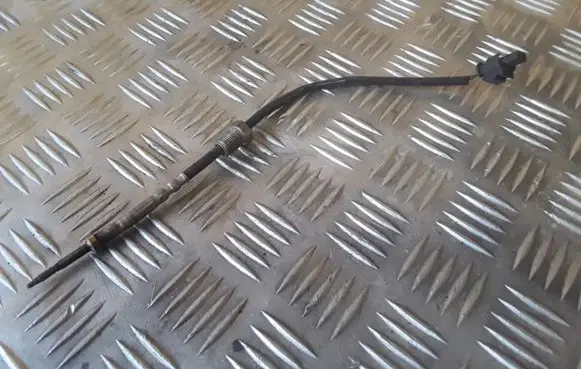 BMW 5 F10 F11 Exhaust gas temperature sensor 7805607 2656001792
