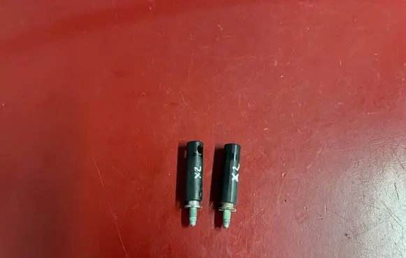 Radiator mount bracket