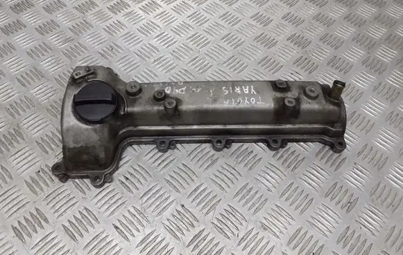 Toyota Yaris Rocker cam cover 