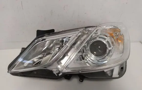 Mercedes-Benz E C207 W207 Headlight/headlamp A2078204761