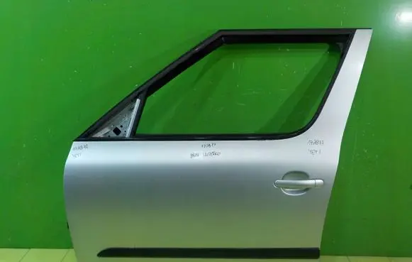 Skoda Yeti (5L) Front door PRZOD LEWE