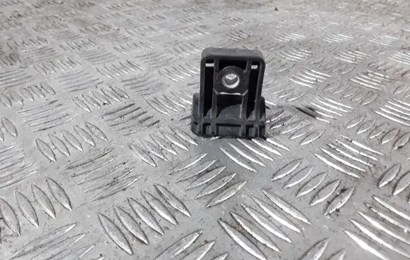 Opel Zafira C Radiator mount bracket 13250318