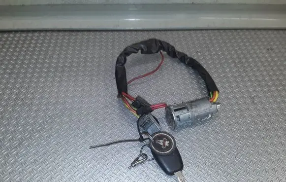 Renault Kangoo I Ignition lock 