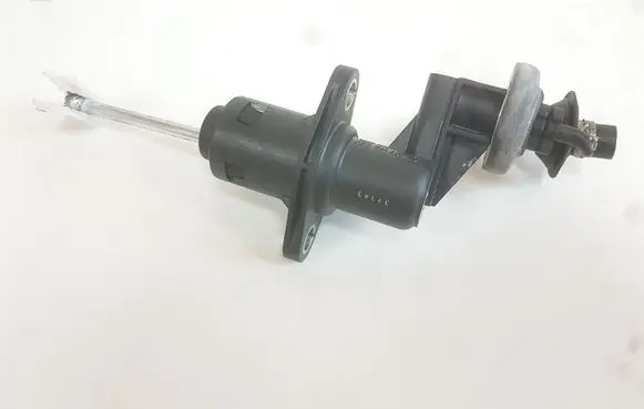 Audi A4 S4 B7 8E 8H Clutch master cylinder 8E2721401AC