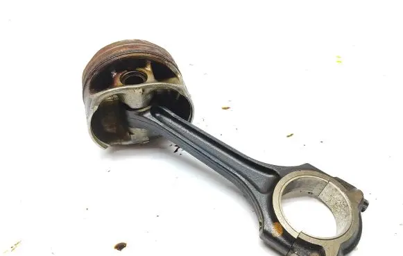 Mercedes-Benz CLA C117 X117 W117 Piston with connecting rod