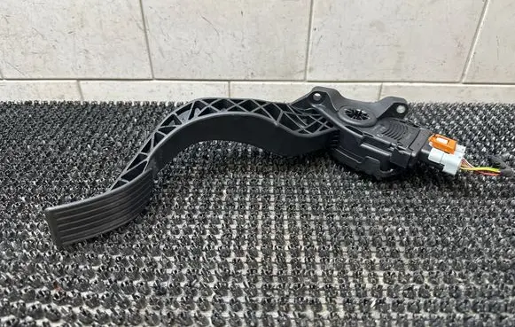 Citroen DS3 Accelerator throttle pedal 9671434080