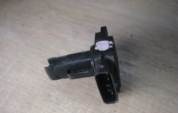 Mitsubishi L200 Mass air flow meter MR547077