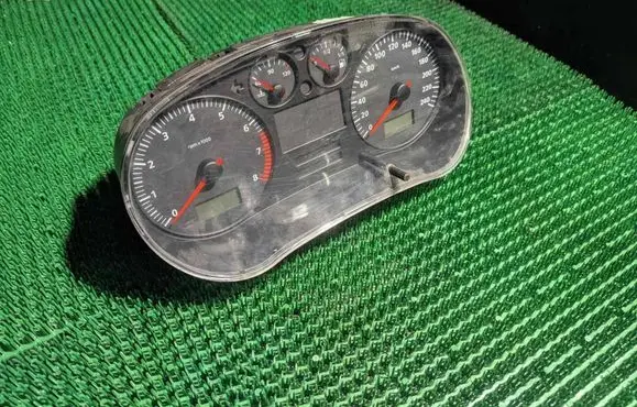 Seat Leon (1M) Speedometer (instrument cluster) 1M0920802A 0909030344