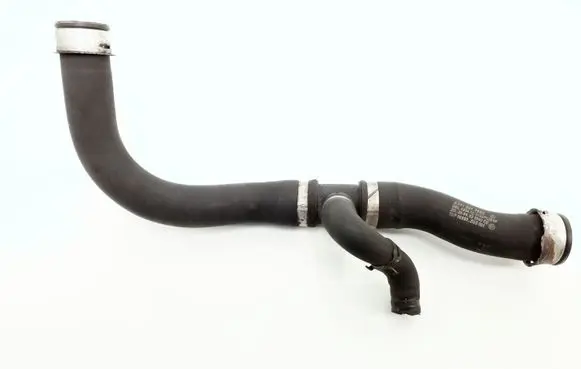 Engine coolant pipe/hose