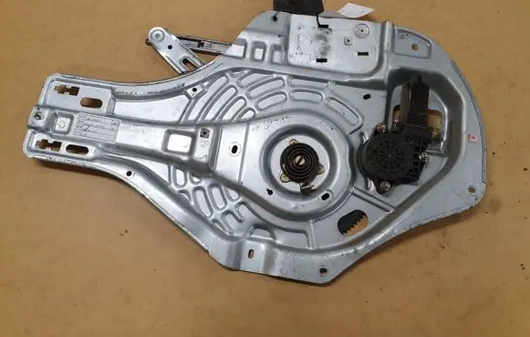Hyundai Tucson JM Front door window regulator with motor 824702E010