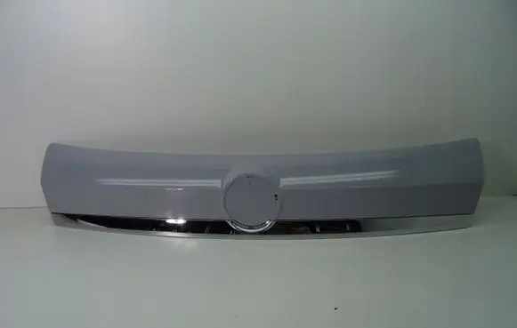 Opel Mokka X Trunk door license plate light bar 95093281