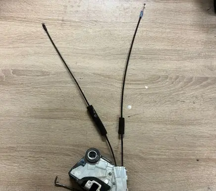 Subaru Outback (BS) Front door lock T8311180F3