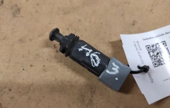 Clutch pedal sensor
