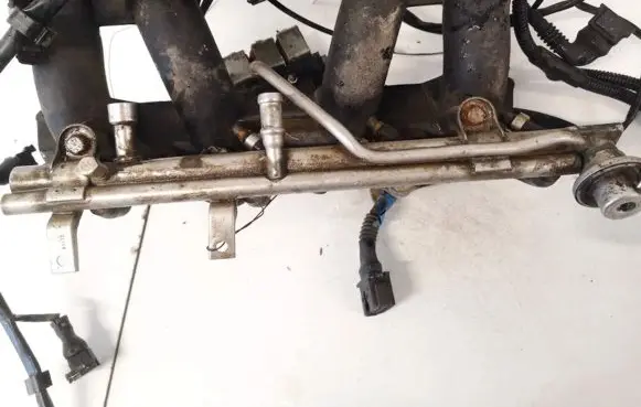 BMW 3 E46 Fuel main line pipe