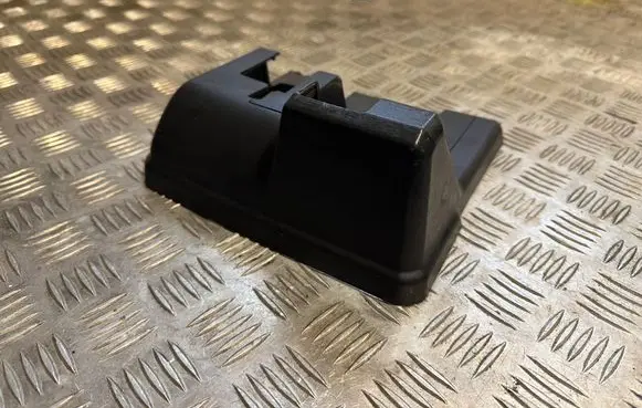 Audi Q7 4M Rear seat rail trim cover 4M0883689A