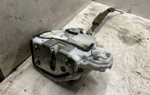 Honda Civic Front door lock