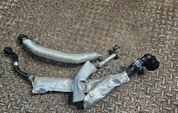 Coolant pipe/hose