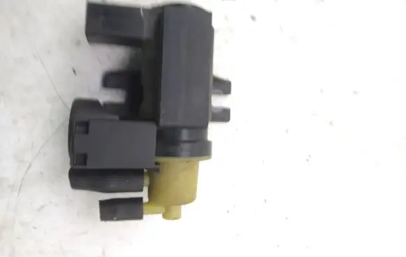 Volvo V60 Turbo solenoid valve 70232502 31293964