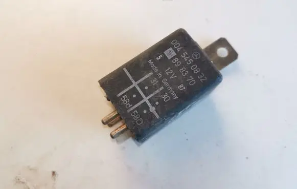 Mercedes-Benz E W124 Other relay 0045450832 898370