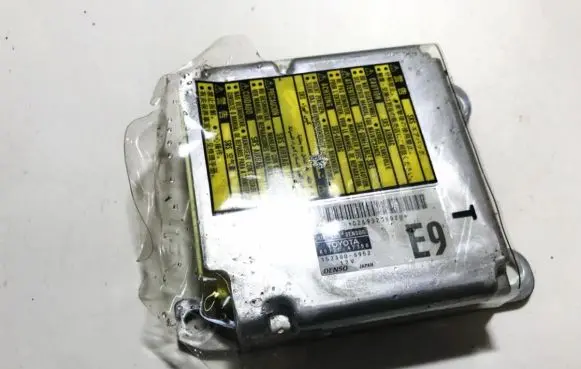Toyota Prius (XW20) Airbag control unit/module 8917047390 89170-47390
