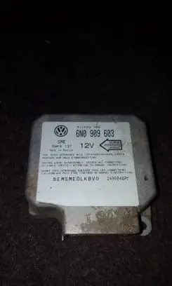 Volkswagen PASSAT B4 Airbag control unit/module 6n0909603 5wk4137