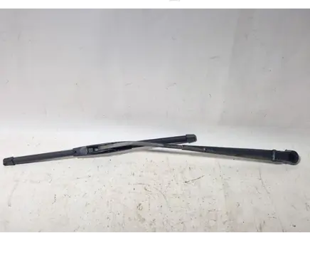 Front wiper blade arm