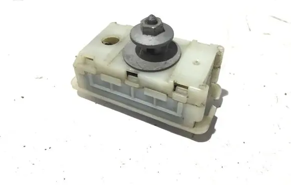Radiator mount bracket