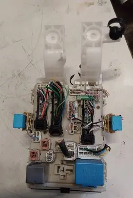 Toyota Yaris Fuse module