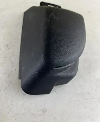 Peugeot 307 CC Seat belt trim 9646310577