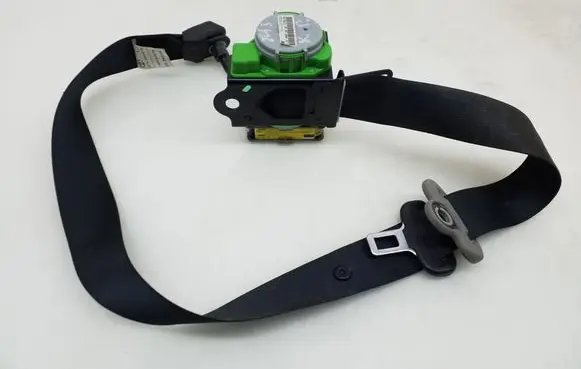 Toyota Yaris Front seatbelt 732200D160