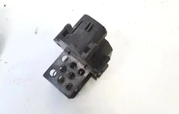 Citroen C4 I Coolant fan relay 8241009 9659799030