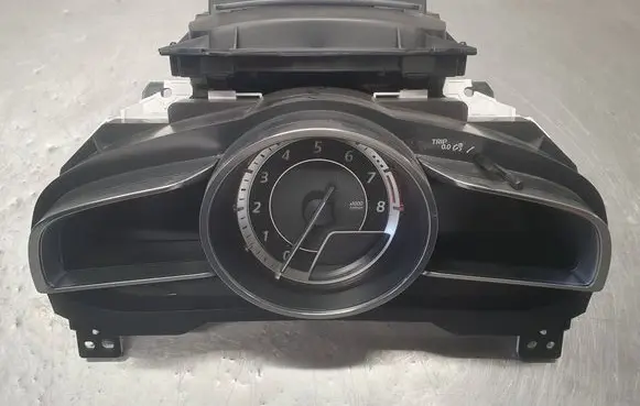Speedometer (instrument cluster)