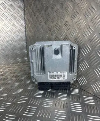 Toyota Auris 150 Engine control unit/module 0281016348 8966102X21 1039S33120