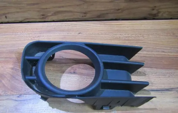 Renault Megane II Front bumper lower grill 8200115118